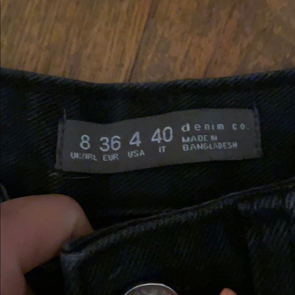 black jean shorts - Picture 3 of 3